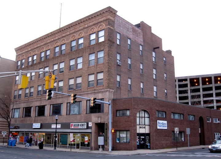 300Main
